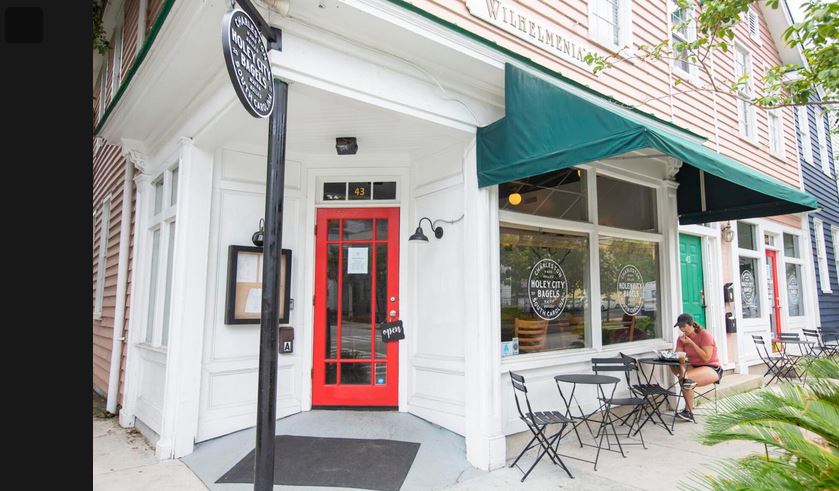 Bagel shop opens in downtown Charleston space previously occupied by Five Loaves